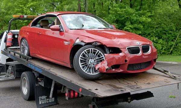 Mit jelent a „teljes körű kárügyintézés”? Egy folyamat, amely leveszi a terhet az autós válláról